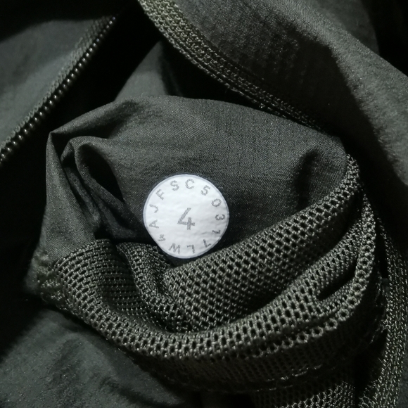 Lululemon Like The Wind Vest - Picture 10 of 16